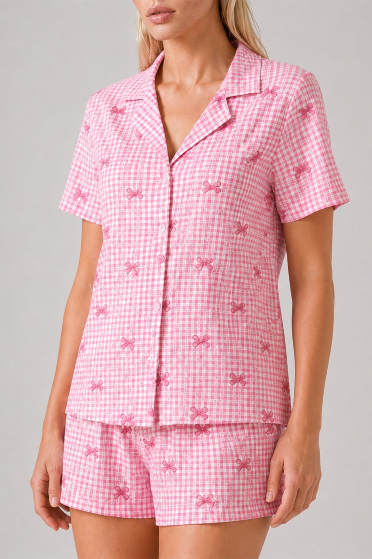 Ekose Fiyonk Desenli Şortlu Pijama Takımı Kadın Kısa Kollu Düğmeli Yazlık Rahat Pembe Pijama Takımı 4634