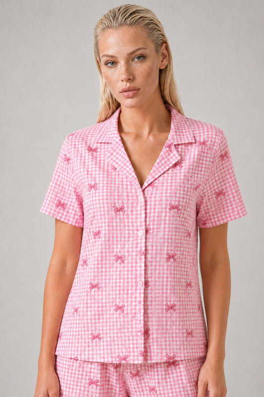 Ekose Fiyonk Desenli Şortlu Pijama Takımı Kadın Kısa Kollu Düğmeli Yazlık Rahat Pembe Pijama Takımı 4634