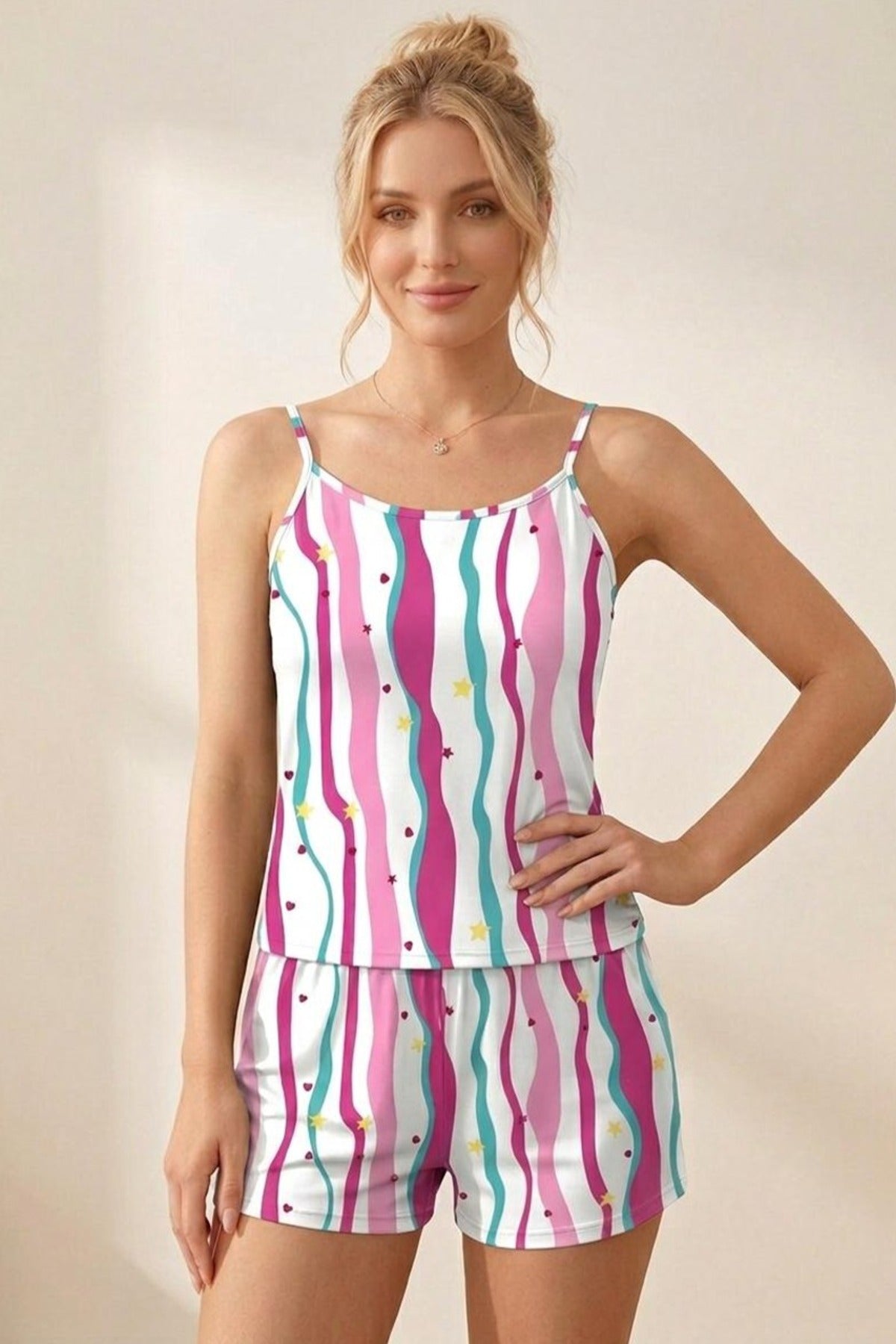 Çilek Desenli İp Askılı Şortlu Pijama Takımı 4617 -