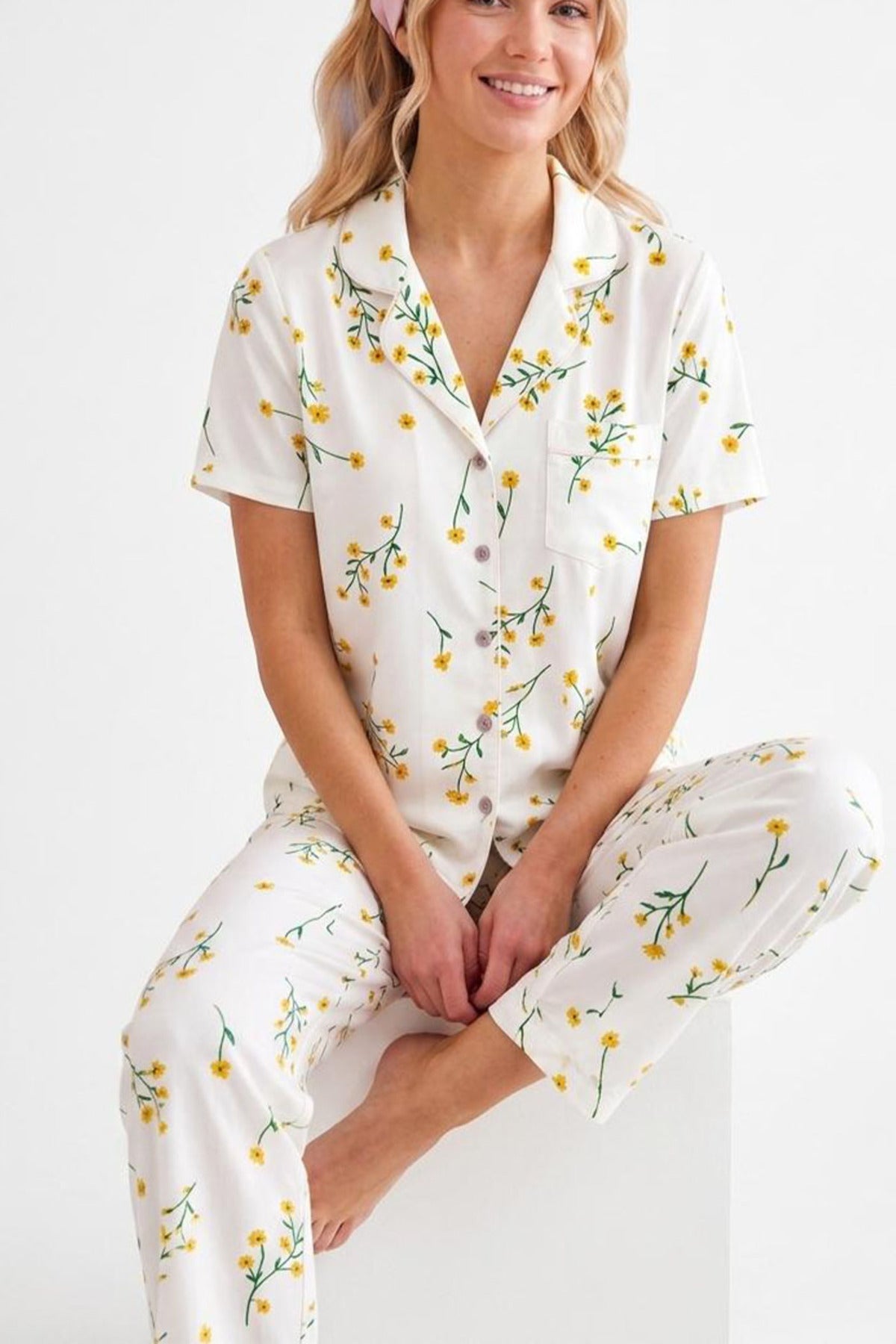 Çiçek Baskılı Bürümçük Kumaş Kısa Kollu Pijama Takımı 6067