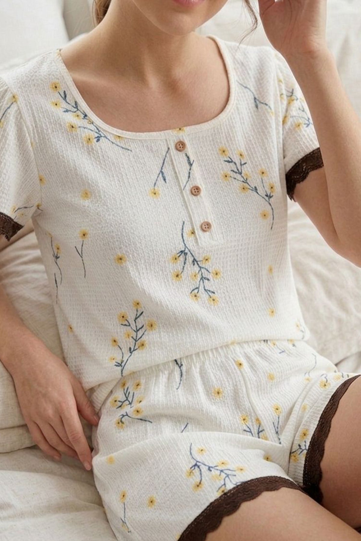 Dantel Detaylı Çiçek Baskılı Şortlu Pijama Takımı 4584 Beyaz
