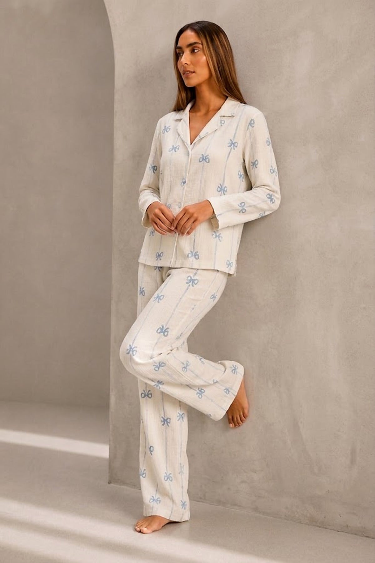 Kadın Önden Düğmeli Uzun Kollu Alt Üst Pijama Takımı