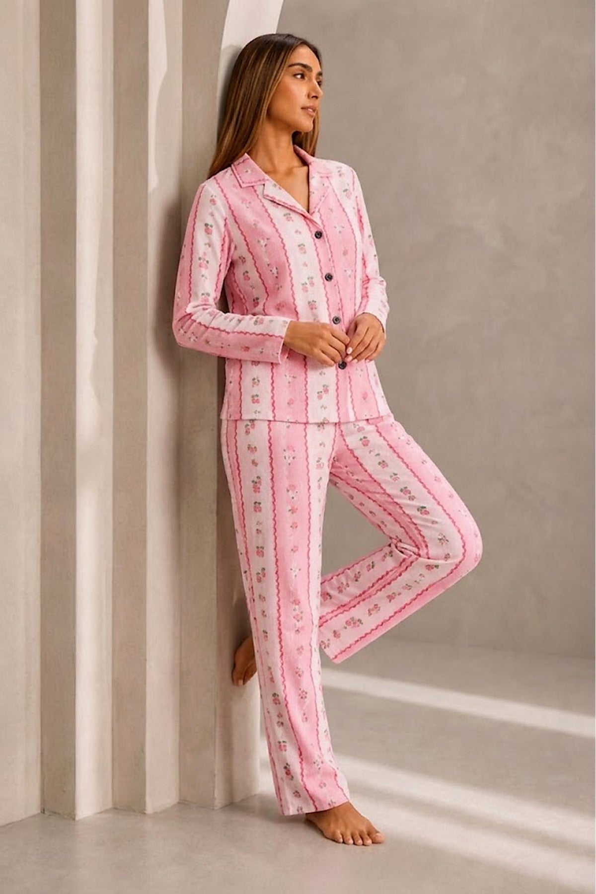 Kadın Önden Düğmeli Uzun Kollu Alt Üst Pijama Takımı