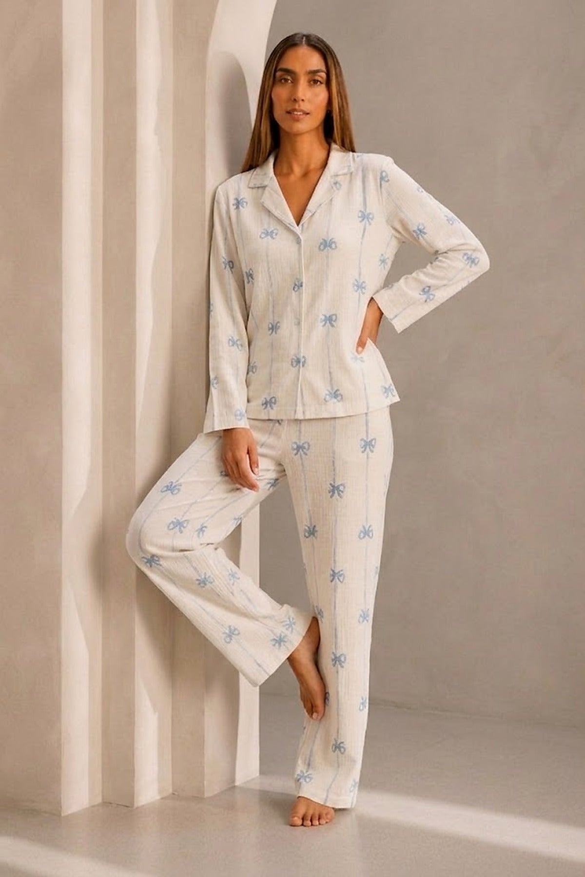 Kadın Önden Düğmeli Uzun Kollu Alt Üst Pijama Takımı