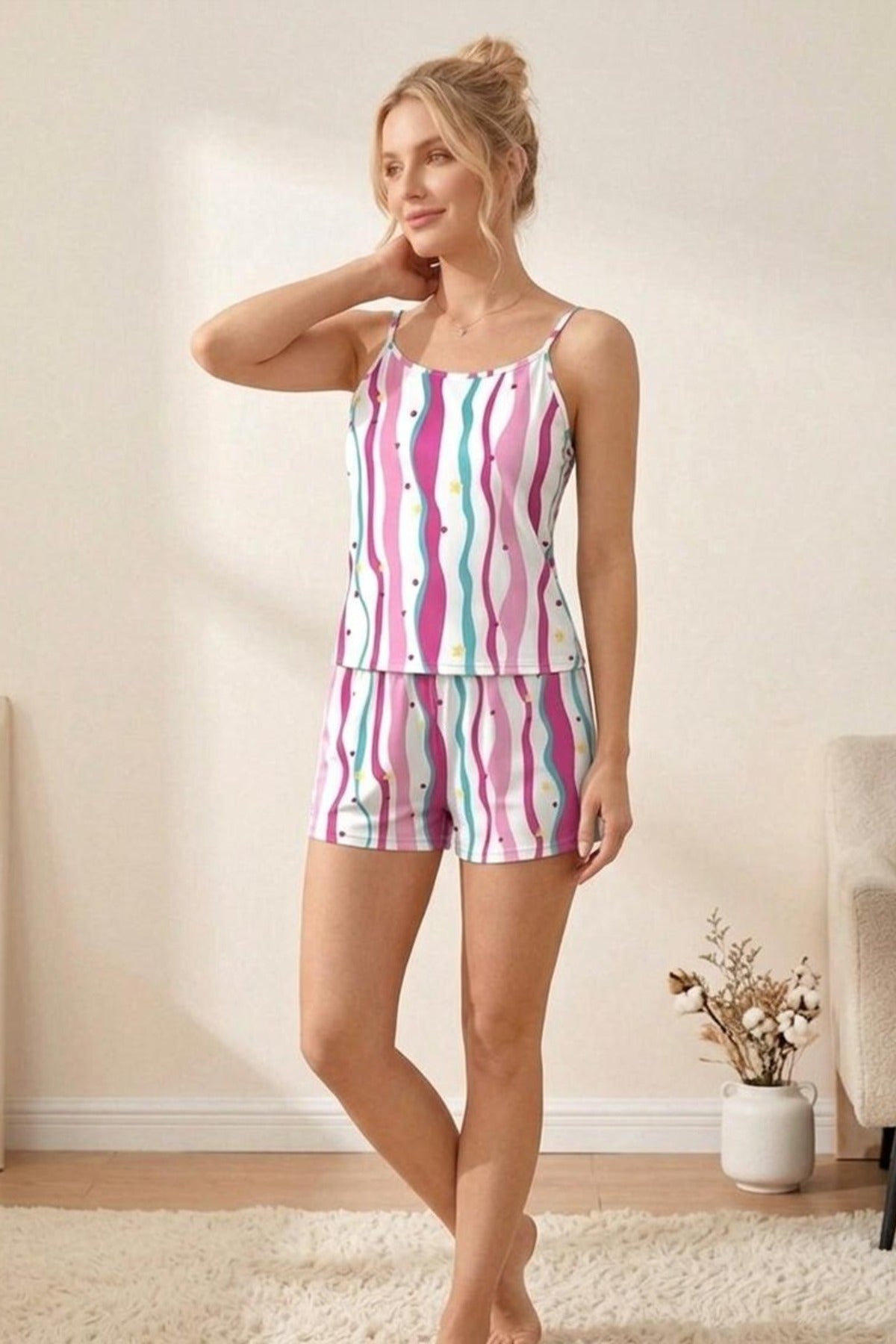 Çilek Desenli İp Askılı Şortlu Pijama Takımı 4617 -
